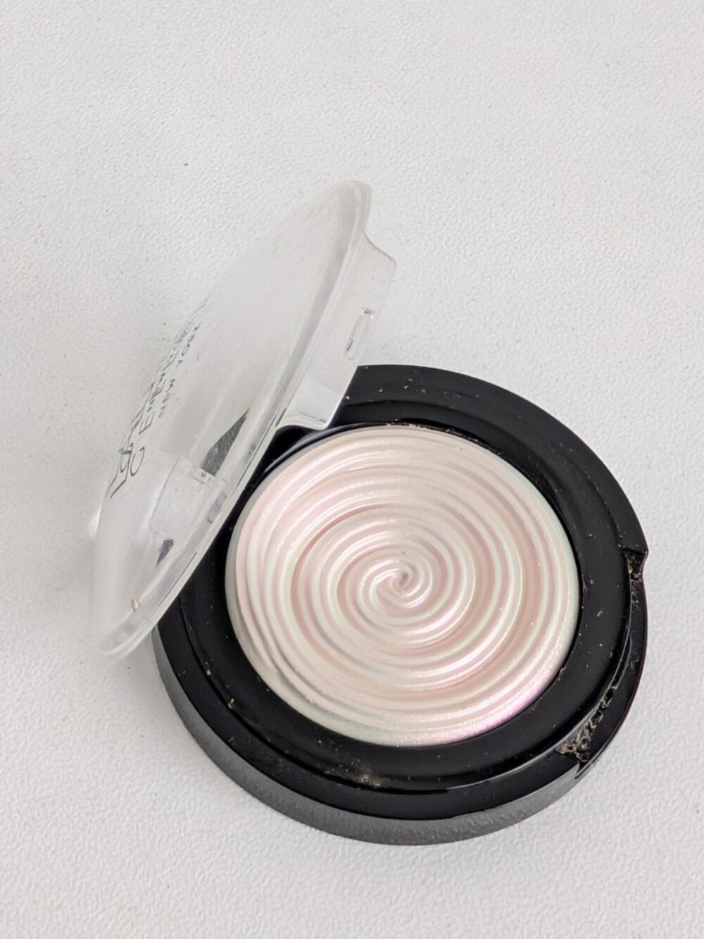 Laura Geller DIAMOND DUST Baked Gelato Swirl Illuminator Iridescent Highlighter